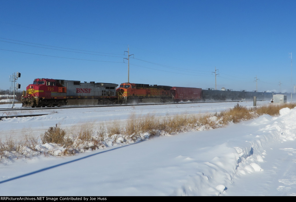 BNSF 725 East